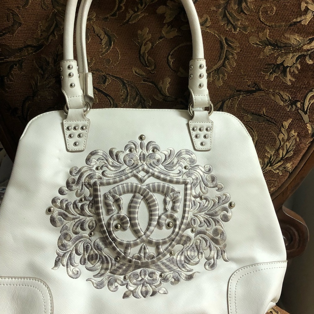 Sharif original luxury Leather 3D logo Design white 10x14x5 in.